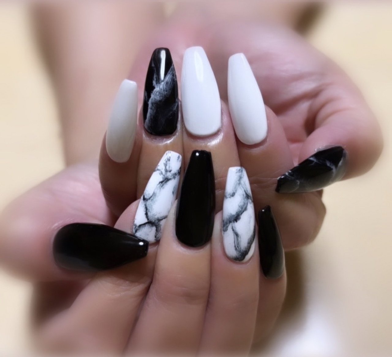 オールシーズン/ハンド/ワンカラー/大理石/ロング - one＆onlyのネイル