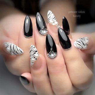 ♡ブラック×ホワイトガーリーネイル♡ ネイルチップ　ハンドメイド d32764f4521a40023cd8b54545a6ae