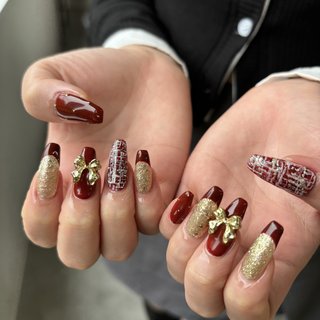 #秋ネイル#ニュアンスネイル #秋カラー #秋ネイルデザイン #フレンチ#秋 #10月 #nail #ボルドー #キラキラ#リボンネイル #ロングネイル#ギャルネイル#ゴールドネイル #秋 #冬 #ハロウィン #クリスマス #ツイード #スクエア #@viiita_dolce #ネイルブック