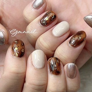 秋/ちゅるん/グレージュのネイルデザイン｜ネイルブック 