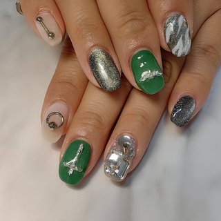 #個性的ネイル #ゼブラネイル
#パーツ豊富なネイルサロン 
#アートし放題 
#お持ちこみネイル 
#所沢ネイルサロン #秋 #冬 #ライブ #ハロウィン #ハンド #ビジュー #アニマル柄 #大人 #キラキラ #個性派 #ミディアム #スクエアオフ #ホワイト #グリーン #シルバー #ジェルネイル #お客様 #REVE #ネイルブック