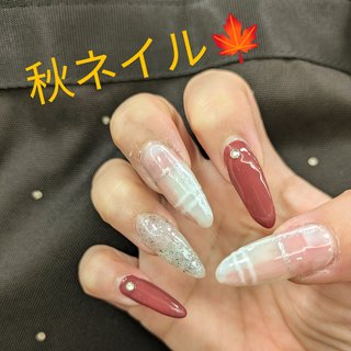 マリ・クレール＊ラメ入りネイル8本 マリ・クレール / トップステージ ネイルカラーの公式商品情報