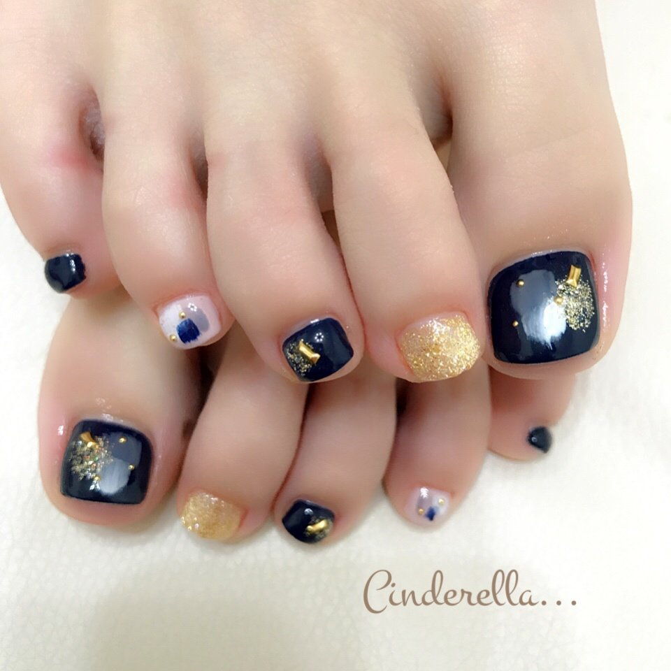 フット ラメ ワンカラー ニュアンス ショート Nailroom Cinderellaのネイルデザイン No ネイルブック