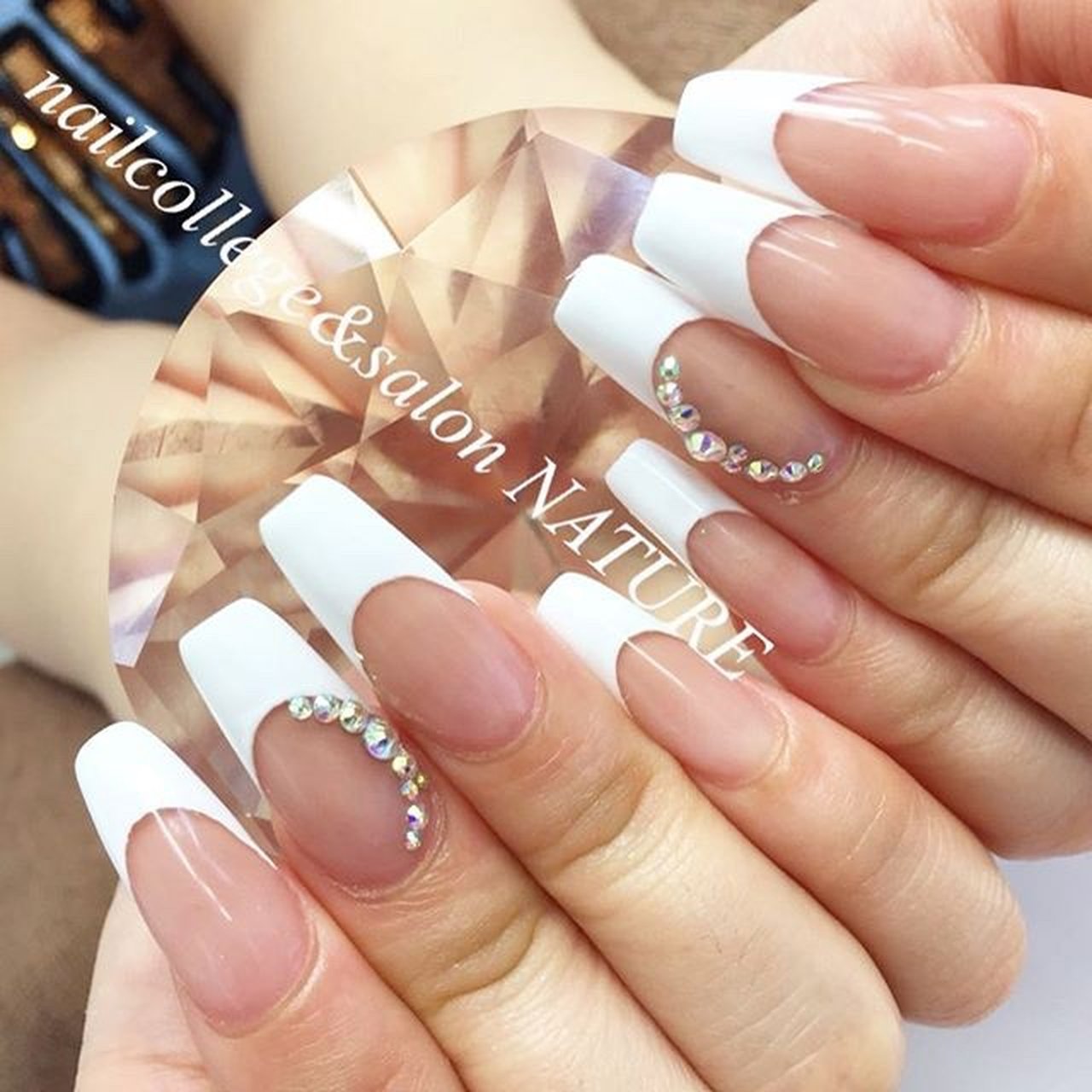 ハンド フレンチ ミディアム ホワイト スカルプチュア Naturenailのネイルデザイン No ネイルブック