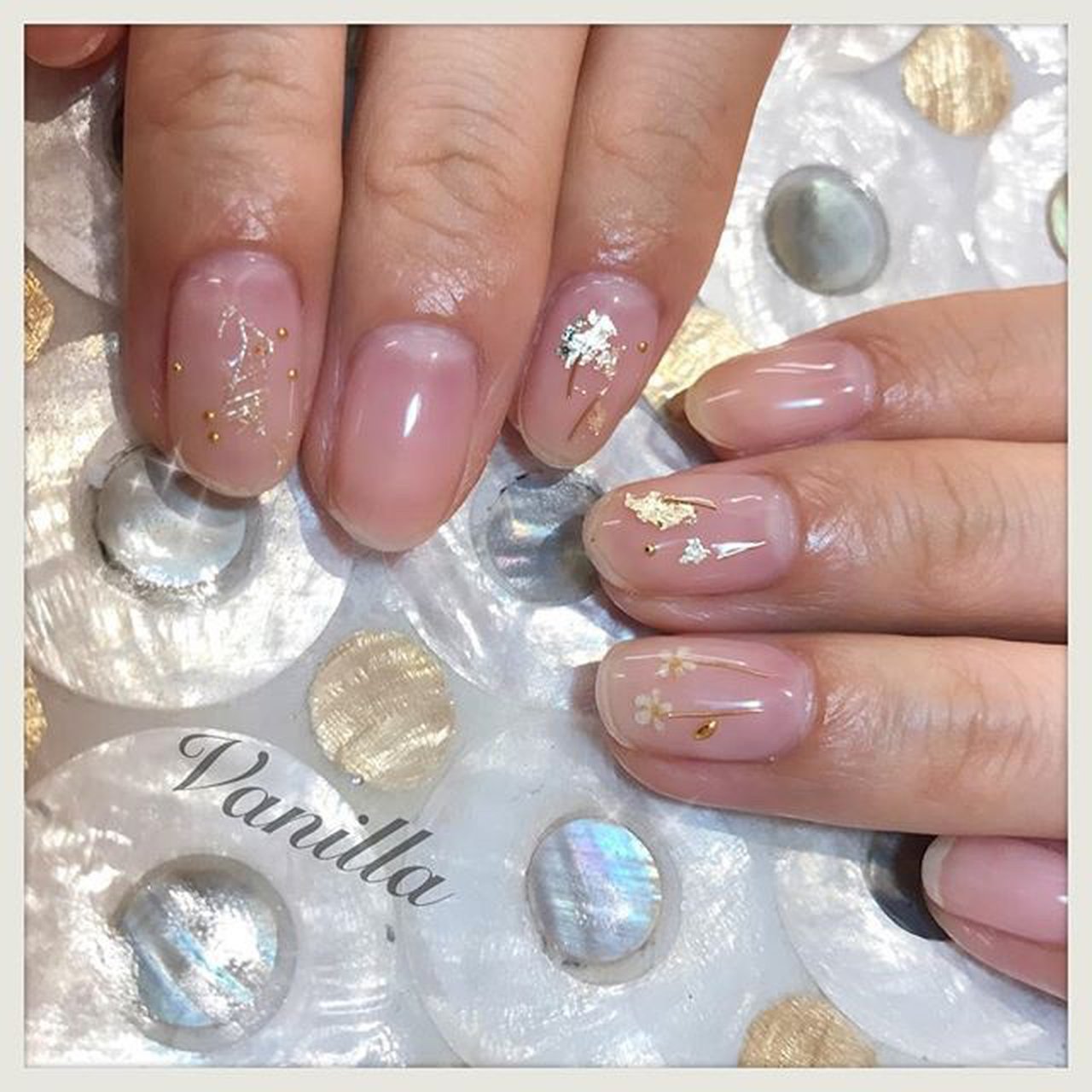 オールシーズン オフィス ブライダル デート ハンド Nailsalon Vanilla Shigaのネイルデザイン No ネイル ブック