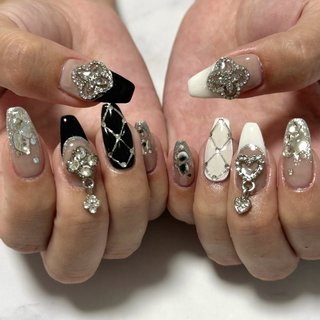 ゆらゆらパーツのネイルデザイン｜ネイルブック 