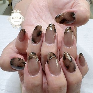 囲みフレンチのネイルデザイン｜ネイルブック 