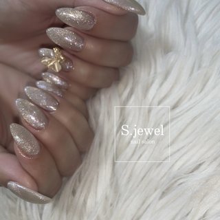 #ホワイト#ホワイトネイル#白#白ネイル#大人#大人ネイル#秋冬#秋冬ネイル#シンプル#シンプルネイル#キラキラ#キラキラネイル#最新#最新ネイル#ワンカラー#ワンカラーネイル#11月#11月ネイル#マグネット#マグネットネイル#マグネットジェル#ワンポイント#ワンポイントネイル#ビジュー#ビジューネイル#バタフライ#バタフライネイル#ちょうちょ#ちょうちょネイル#蝶々#蝶々ネイル#蝶々パーツ #シンプル #ビジュー #ワンカラー #マグネット #S.JEWEL #ネイルブック