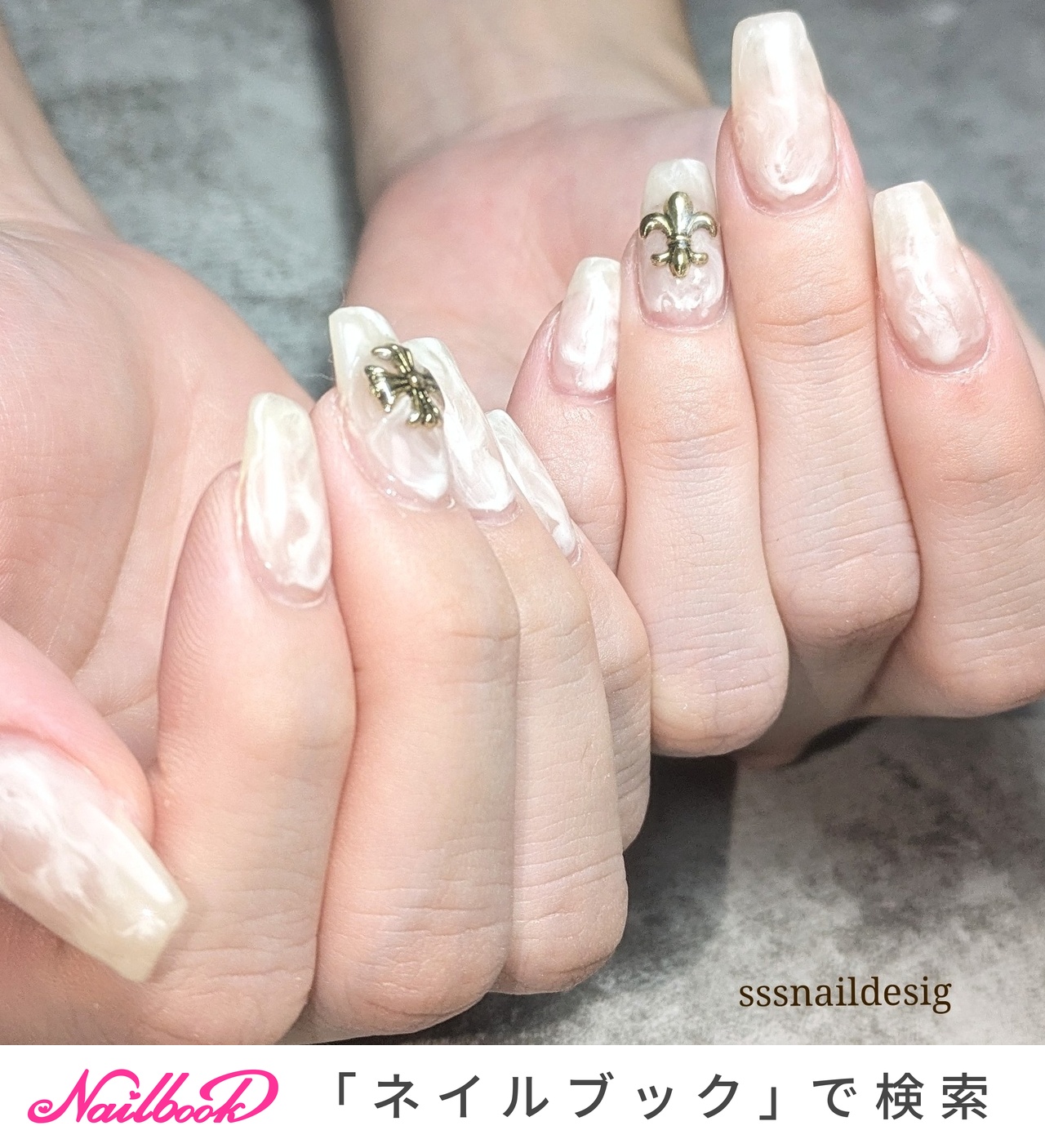 ゴールド(金)/#白ネイルのネイルデザイン｜ネイルブック 