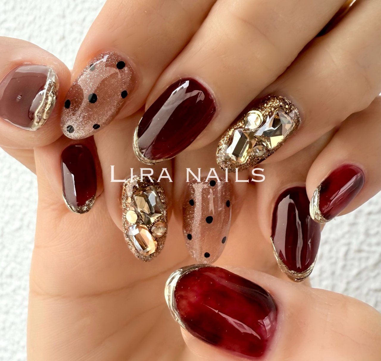 ネイルデザイン 秋/冬/ハンド/ドット/マグネット - Lira nailsのネイルデザイン[No