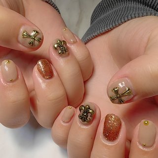 #お持込デザインアレンジ #秋ネイル 
#パーツネイル 
#アートし放題 
#ショートネイル 
#所沢ネイル #秋 #冬 #旅行 #女子会 #ハンド #シンプル #ラメ #大人 #個性派 #ミディアム #スクエアオフ #ベージュ #ブラウン #ジェルネイル #お客様 #REVE #ネイルブック