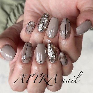 ✴︎ 
シンプルチェックにキラキラホログラム✨

#ホログラムネイル 
#チェックネイル 
#チェック柄ネイル 

#冬ネイル 
#2024冬ネイル保存版 
#秋ネイル 
#2024秋ネイル保存版 

#attranail
#アトラネイル 
#倉敷ネイル 
#倉敷ネイルサロン 
#ネイル倉敷
#ネイルサロン倉敷
#大人ネイル
#大人かわいいネイル
#シンプルネイル
#オフィスネイル #秋 #冬 #オフィス #ハンド #ホログラム #チェック #大人 #キラキラ #ミディアム #スクエア #グレージュ #グレー #シルバー #ジェルネイル #お客様 #Naomi #ネイルブック