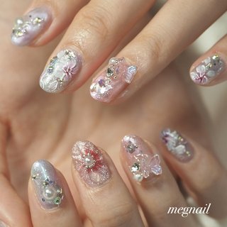 成人式前撮りネイル✨ 
水色とパープルの振袖のに合わせて
桜とお花のアートにしました🎨

振袖でもお洋服でも違和感なく合いそうです😊
清楚で可愛らしいお客様にぴったりでした🌸✨

初めてのご来店ありがとうございました🎶
素敵なお写真が撮れますように🍀

#振袖ネイル ##着物ネイル #成人式ネイル#成人式前撮りネイル #成人式ネイルチップ #サクラネイル #桜ネイル #桜ネイルデザイン #和装ネイル #
フラワーアートネイル #フラワー手描きネイル #手描きネイル 
#ブライダルネイル#横浜ブライダルネイル#横浜ネイル#megnail#桜木町ネイルサロン #大人女子#大人ネイル #綺麗目ネイル#おしゃれさんと繋がりたい#上品ネイル#大人可愛いネイル#ネイル#ネイルアート#ネイルデザイン#ネイル好き 
#おしゃれネイル#nailbook_fan #手が綺麗に見えるネイル #お正月 #成人式 #ブライダル #ハンド #フラワー #アンティーク #大人 #キラキラ #ミディアム #オーバル #ピンク #水色 #パープル #ジェルネイル #お客様 #megnail #ネイルブック