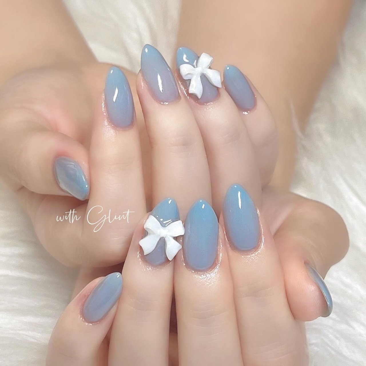 【オーダー】ネイルチップ　キラキラ　韓国ワンホン　フレンチネイル　リボン　ブルー オーダー】ネイルチップ キラキラ 韓国ワンホン フレンチネイル リボン