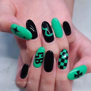 2024年】新着順｜ブラック(黒)/#‪緑ネイルのネイルデザイン｜ネイルブック‬ 