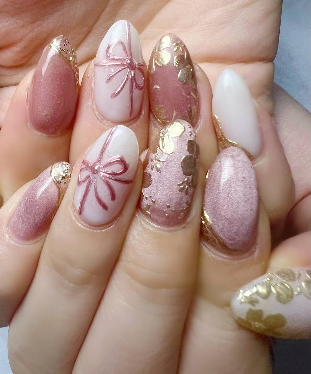 リボン付きピンクミラー×マグネットのウルツヤネイル