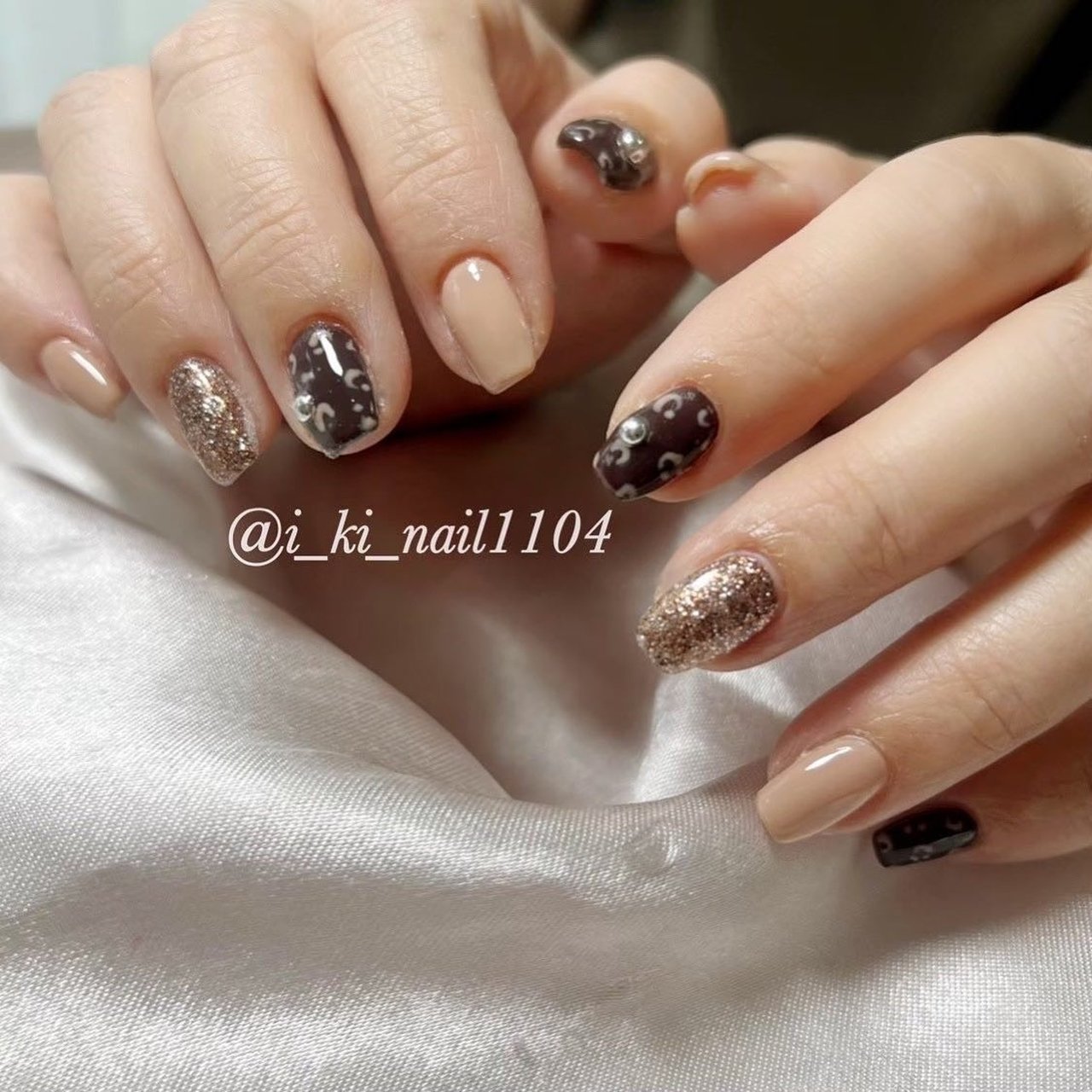 手が綺麗に見えるネイル/秋/フレンチ/ニュアンス/キラキラ