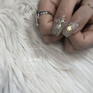 #グレー#グレーネイル#グレージュ#グレージュネイル#最新ネイル#最新#ニュアンス#ニュアンスネイル#11月#11月ネイル#ミラー#ミラーネイル#大人#大人ネイル#アート#アートネイル#スクエア#スクエアネイル#もやもや#もやもやネイル#モヤモヤ#モヤモヤネイル#奥行きネイル#奥行き感ネイル#奥行き感#奥行き#奥行ネイル#くすみカラー#くすみカラーネイル#くすみネイル#秋#秋ネイル#秋カラー#秋カラーネイル#親指ネイル#親指可愛いネイル#親指可愛いネイルデザイン#天然石#天然石ネイル#天然石風ネイル#石ネイル#秋冬#秋冬ネイル #ニュアンス #ミラー #大人 #天然石 #S.JEWEL #ネイルブック