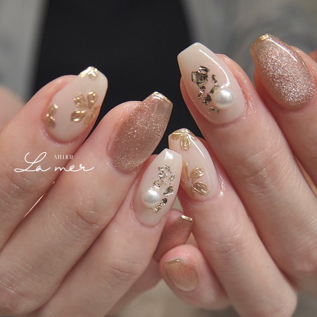 2025最新】愛され感たっぷり♡ミラーフラワーネイル|人気ネイル