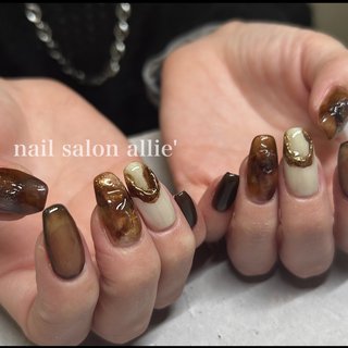 nuance nail✴︎ 
奥行きが好き
ブラウンのニュアンスは秋ぽくて可愛い🍂


#大分市ネイルサロン#大分ネイル#ニュアンスネイル#秋ネイル#冬ネイル#モヤモヤネイル#大分市ネイル#大分ネイルサロン#インクネイル #秋 #冬 #ハンド #インクネイル #個性派 #天然石 #ロング #スクエア #ブラウン #ジェルネイル #akane.🐶🌷 #ネイルブック