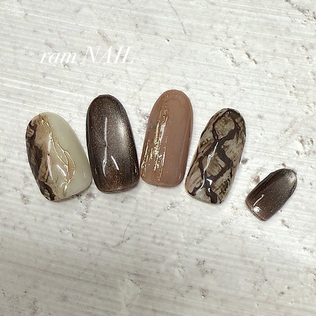 激安SALE♥︎青いヘビ柄ベアトップ・チューブトップ パイソン柄 蛇柄 コンサバ系 パイソン柄プリントジョーゼットブラウス JP―B008―051