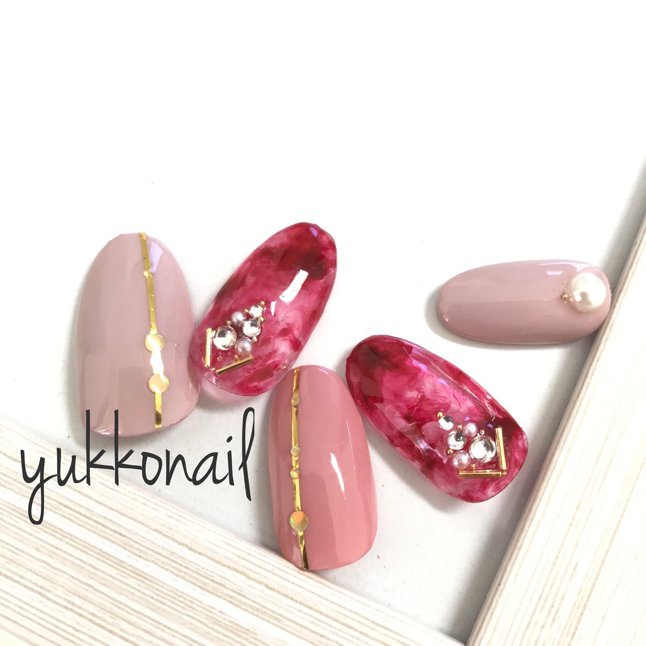 ワンカラー タイダイ ニュアンス べっ甲 ベージュ Yukko Nailのネイルデザイン No ネイルブック