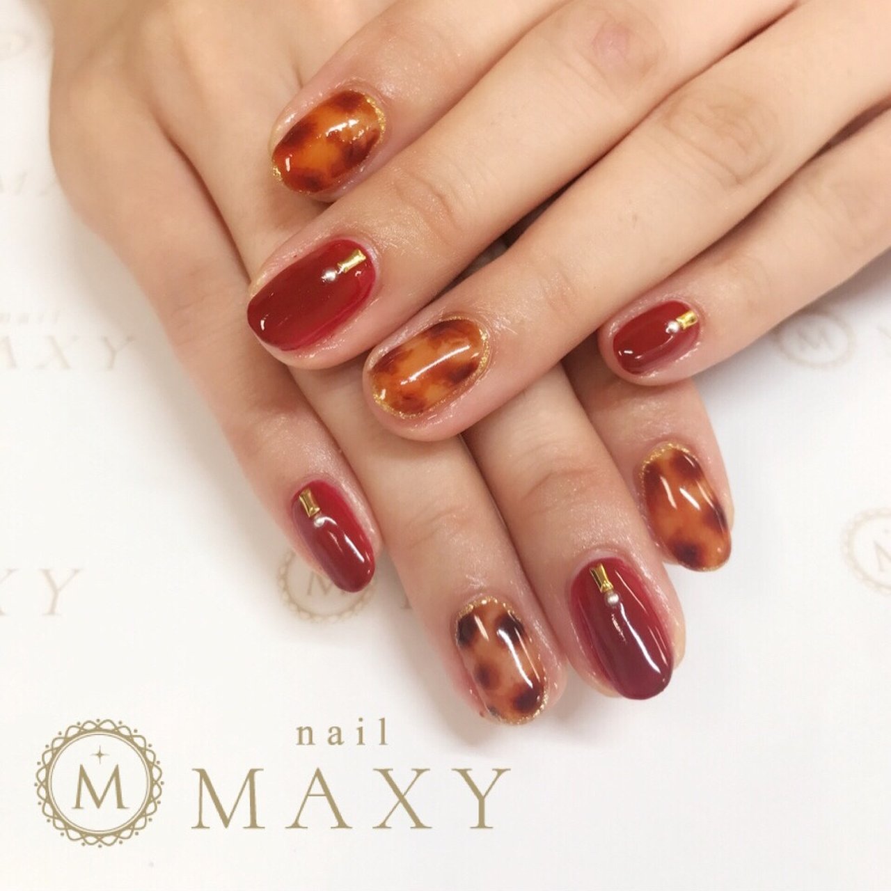 秋 ハンド べっ甲 ミディアム レッド Mａxy池袋のネイルデザイン No ネイルブック