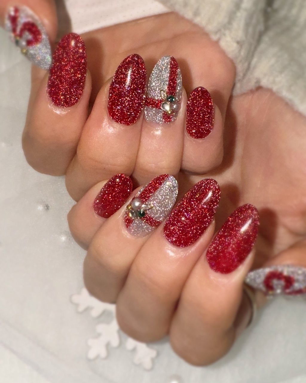 冬/クリスマス/フラッシュ/リボン/キラキラ - nail salon FOXYのネイル 
