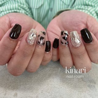 medium Design コース🌙 お持ち込み画像を参考に🤎
.
アニマル柄がしたくなる時期でもありますね⛄️
.
.
鹿児島市中山町(ほぼ清和)にあるネイルサロン💅
●一日1名〜3名
●営業時間:月〜土　9:30〜17:00最終受付15:30)
●基本受付枠:9:30、12:00、14:30
(オフの有無やデザインにより15〜30分前後の予約時間調整可能な場合あり)
●駐車場あり
.
予約はプロフィールのURLから
または、公式ライン「@uvs9677n」
InstagramのDMよりお待ちしております🕊

.
#秋ネイル#autumn #一癖ありネイル#ミラーネイル#マグネットネイル#大人マグネットネイル#ニュアンスネイル#スタッズネイル#シンプルネイル#鹿児島ネイル#鹿児島ネイルサロン#鹿児島#谷山ネイル#中山ネイル#ブライダルネイル#鹿児島ブライダルネイル#鹿児島前撮りネイル#フィルイン一層残し#ミラー囲みネイル#ブラウンネイル#ネイルルームキナリ#ブラウンワンカラーネイル #nailroomkinari#マンスリーデザイン#定額ネイル #リボンネイル#グレージュネイル#12月ネイル#11月ネイル#アニマル柄ネイル #秋 #ブライダル #ハンド #シンプル #ニュアンス #マグネット #ミラー #リボン #ミディアム #スクエア #ブラウン #グレージュ #シルバー #ジェルネイル #お客様 #yo #ネイルブック