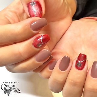 雪の結晶❄ネイル❤ネイルブックよりご予約できます　 #雪の結晶ネイル #マグネットネイル #ラメネイル #お客様ネイル #女子ネイル #大人上品ネイル #大人コーデ #シンプルネイル #キラキラネイル #グレージュネイル #ボルドーネイル #オフィスネイル #クリスマスネイル #お正月ネイル #冬ネイル
#ネイル #ネイルアート #nailart #gelnail #ジェルネイルデザイン #ネイルデザイン #nailstagram #naildesigns #naildesign #gelnails #大人可愛いネイル #冬 #お正月 #クリスマス #パーティー #ハンド #ラメ #マグネット #雪の結晶 #ちゅるん #キラキラ #ミディアム #スクエア #ボルドー #グレージュ #シルバー #ジェルネイル #お客様 #ネイリスト　宮森貴子 #ネイルブック