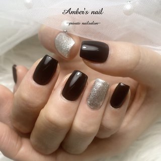 ⁡ ・
・アシンメトリー❤️
⁡
ブラックとシルバーで
大人シンプルに💅✨
⁡
カラーはアシンメトリー配置で😊
⁡
カラーだけでも
ハンサムクールですが
ショートスクエアのスタイリングで
更にcool🙌
⁡
⁡
指先がしまって見える
かっこいい
おしゃれ
キラキラさせたい
ガールズクラッシュ
服装に似合う
好きなアーティストのネイルを真似したい
強気になれる
⁡
⁡
…などなど様々な理由で
シルバー、ブラックの
人気が根強いです🫶
⁡
⁡
⢀⁎⠜✴︎⢀⢄𓂃꙳☪︎⋆˙⸝𓈒𓂂𓏸
⁡
⁡
ご予約はこちら💁‍♀️
菊川市赤土
⁡
アンバーズネイル 野口
📞08036653033
📩𝘢𝘮𝘣𝘦𝘳𝘴𝘯𝘢𝘪𝘭2017.𝘨𝘮𝘢𝘪𝘭.𝘤𝘰𝘮
トップからネイルブックでのご予約がおススメです♡ 
⁡
#ハンドネイル #フットネイル #菊川市 #掛川市 #御前崎市 #牧之原市 #袋井市 #磐田市 #島田市 #自宅ネイルサロン #アンバーズネイル #菊川 #赤土 #ネイルデザイン #菊川市ネイルサロン #菊川市ネイル #掛川市ネイル #御前崎市ネイル #菊川ネイル #掛川ネイル #御前崎ネイル #アシンメトリーネイル #ブラックネイル #シルバーネイル #シンプルネイル #ハンサムネイル #クールネイル #大人ネイル #ワンカラーネイル #ショートスクエア #冬 #旅行 #ライブ #女子会 #ハンド #シンプル #ワンカラー #ショート #スクエアオフ #ブラック #シルバー #ジェルネイル #Amber's nail アンバーズネイル #ネイルブック