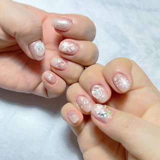  #クリスマス #ハンド #リボン #キラキラ #ショート #スクエア #ピンク #ジェルネイル #セルフネイル #そにん #ネイルブック