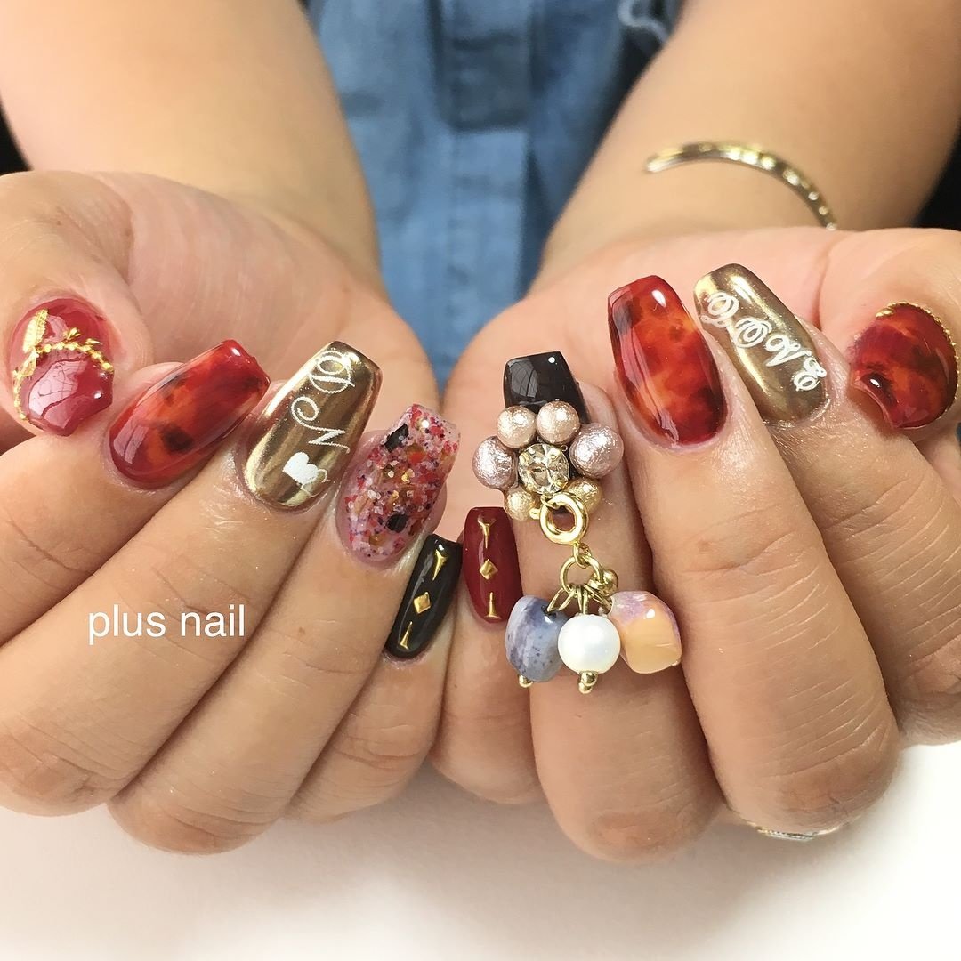 秋 パーティー ハンド ビジュー パール Plus Nail 前田えみのネイルデザイン No ネイルブック