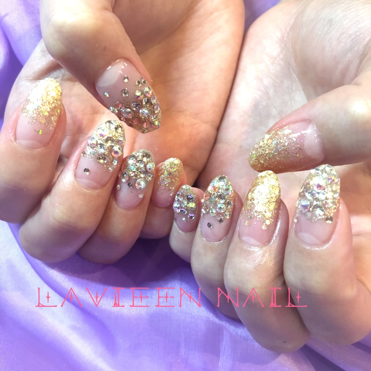 ハンド グラデーション ラメ ビジュー クリア Lavieennailのネイルデザイン No 2552277 ネイルブック