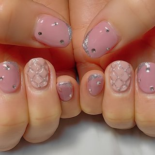 #かわいいネイル #キルティングネイル
#クリスマスネイル
#お持込みデザイン 
#アートし放題 
#プライベートネイルサロン #春 #冬 #デート #女子会 #ハンド #フレンチ #キルティング #キラキラ #ミディアム #スクエアオフ #ベージュ #ピンク #シルバー #ジェルネイル #お客様 #REVE #ネイルブック
