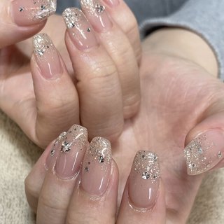  #冬 #クリスマス #女子会 #ハンド #ビジュー #ラメ #キラキラ #ミディアム #スクエア #ベージュ #シルバー #ジェルネイル #お客様 #keiko_n #ネイルブック