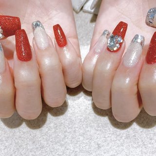 #紅白ネイル #正月ネイル 
#ビジュー 
#バイカラーネイル 
#ガラスフレンチ 
#お客様 
#ジェルネイル #手が綺麗に見えるネイル #オールシーズン #パーティー #デート #ハンド #フレンチ #ビジュー #バイカラー #ミディアム #スクエア #ホワイト #レッド #シルバー #ジェルネイル #お客様 #ばってんねいる #ネイルブック
