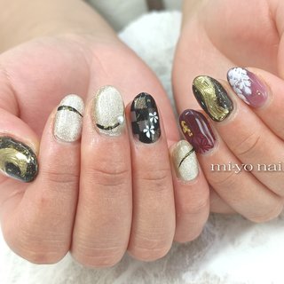 #アシンメトリーネイル #和柄ネイル #市松模様 #麻の葉模様 #ミラーアート 

#ホットペッパーからご予約できます #カラーチェンジok 
#オフ無料 #当日予約ok 

#荒川区ネイルサロン #尾久ネイルサロン 
#西尾久ネイルサロン #小台ネイルサロン 
#田端ネイルサロン #お正月 #成人式 #ハンド #ミラー #和柄 #ミディアム #オーバル #パープル #ブラック #ゴールド #ジェルネイル #お客様 #mi-yo #ネイルブック