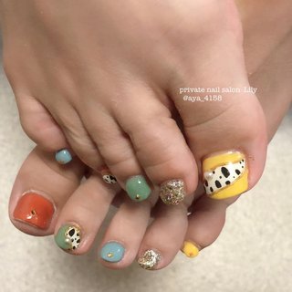 ダルメシアン柄の冬ネイル 

色変えが、可愛いネイル

#フットネイル
#ダルメシアン柄ネイル #冬 #フット #アニマル柄 #ミラー #キラキラ #ショート #スクエア #モノトーン #カラフル #ジェルネイル #お客様 #aya_4158 #ネイルブック