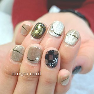 #和柄ネイル #お正月ネイル #着物ネイル #市松模様 #ミラーアート 

#ホットペッパーからご予約できます #カラーチェンジok 
#オフ無料 #当日予約ok 

#荒川区ネイルサロン #尾久ネイルサロン 
#西尾久ネイルサロン #小台ネイルサロン 
#田端ネイルサロン #お正月 #成人式 #ハンド #マグネット #和柄 #ショート #オーバル #ブラック #ゴールド #ジェルネイル #お客様 #mi-yo #ネイルブック