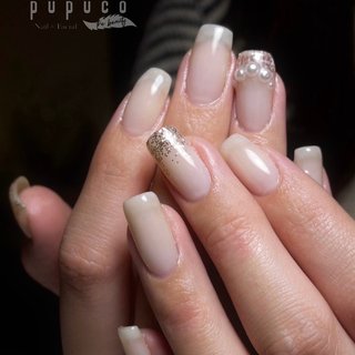 @care___girl (担当:MAo) 
#pupucomao ←担当 designをCheck⭐︎

ツイード人気です🤍✨
季節感を感じられて、
クリスマスネイルに選ばれる方も多かったです🎄
もちろんまだまだ楽しめます♪
バレンタインネイルにもオススメです🍫

定額simpleコース+α
¥8,580-taxin

初回限定クーポンご利用で🤍
¥7,750-taxin

pupuco the beauty では
#フィルインオフ　施術(アセトンオフしない)を
行っております◎
適切な周期を守っていただきながら
お休みをしなくても丈夫なお爪のまま
ジェルネイルを継続的に楽しめます💅

当店はネイルの施術以外にも
以下サービスを行っております💁

< hand massage 🤲
< drink service 🥤🍪
< projector 📽️🎞️

是非、ネイルの完成までお寛ぎくださいませ🥰

#gelnails #pupucothebeauty #ツイードネイル #パールネイル #クリスマスネイル
#冬ネイル #宮崎ネイルサロン #宮崎市ネイルサロン

♡スタッフ募集中♡ #冬 #クリスマス #ハンド #パール #ツイード #ミディアム #スクエア #ホワイト #ベージュ #ピンク #ジェルネイル #お客様 #pupuco___0611 #ネイルブック