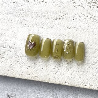 1月23日発売 ステンドグラスシリーズを使用した
バレンタインネイルをご紹介します🌟

透け感のある絶妙なくすみカラーが使いやすく
アートも映えます！

#pr
#nailbookプリアンファサポーター
#ステンドグラスシリーズ 
#ネイル
#プリジェル

Instagram ▷@fioritura_ai
主なお知らせ、ご案内状況、名古屋出張のご案内等
Instagramでお知らせしております。
是非フォローをお願いいたします◎

#fioritura_120min #atelierfioritura
#nail #nails #nailart #gelnail #gelnails #nailsalon #handpainted #バレンタインネイル #ハートネイル #ミラーネイル #手描きジュエリー #手描きアート #手描きネイル #1月 #1月ネイル #2月 #2月ネイル #冬 #冬ネイル #春 #春ネイル #京都 #京都ネイルサロン#烏丸ネイルサロン #烏丸御池ネイルサロン #名古屋 #名古屋ネイルサロン #伏見ネイルサロン #栄ネイルサロン #矢場町ネイルサロン #冬 #オールシーズン #バレンタイン #パーティー #ハンド #ハート #マグネット #ミラー #ミディアム #スクエア #ピンク #イエロー #ゴールド #ジェルネイル #ネイルチップ #fioritura_ai #ネイルブック