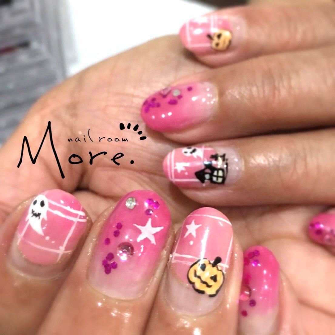 秋 冬 ハロウィン ハンド ピンク More Nailroomのネイルデザイン No ネイルブック