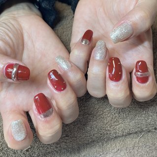  #冬 #ハンド #ミラー #ミディアム #スクエア #レッド #シルバー #ジェルネイル #nailya_chika_0320 #ネイルブック