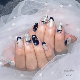 Nailist▶▷▶Mako 
nailsalon－LEAP－

📍岡山市南区南輝 private salon ✧︎*。
🅿️2台あり

冬っぽい色に人気のチェックネイル*.𝝑𝝔
full design ▶▷▶ ￥ 6,000 + tax

 #岡山ネイル #岡山ネイルサロン #岡山ネイリスト #ガーリーネイル #韓国ネイル #ワンホンネイル #綺麗めネイル #ネイビーネイル #キラキラネイル #ハートネイル #持ち込みデザイン #リボンネイル #チェックネイル #フレンチネイル #チェーンネイル #冬 #オールシーズン #ハンド #ハート #リボン #キラキラ #ワンホン #韓国 #ミディアム #スクエア #ホワイト #ネイビー #シルバー #ジェルネイル #お客様 #nailsalon_LEAP_mako #ネイルブック
