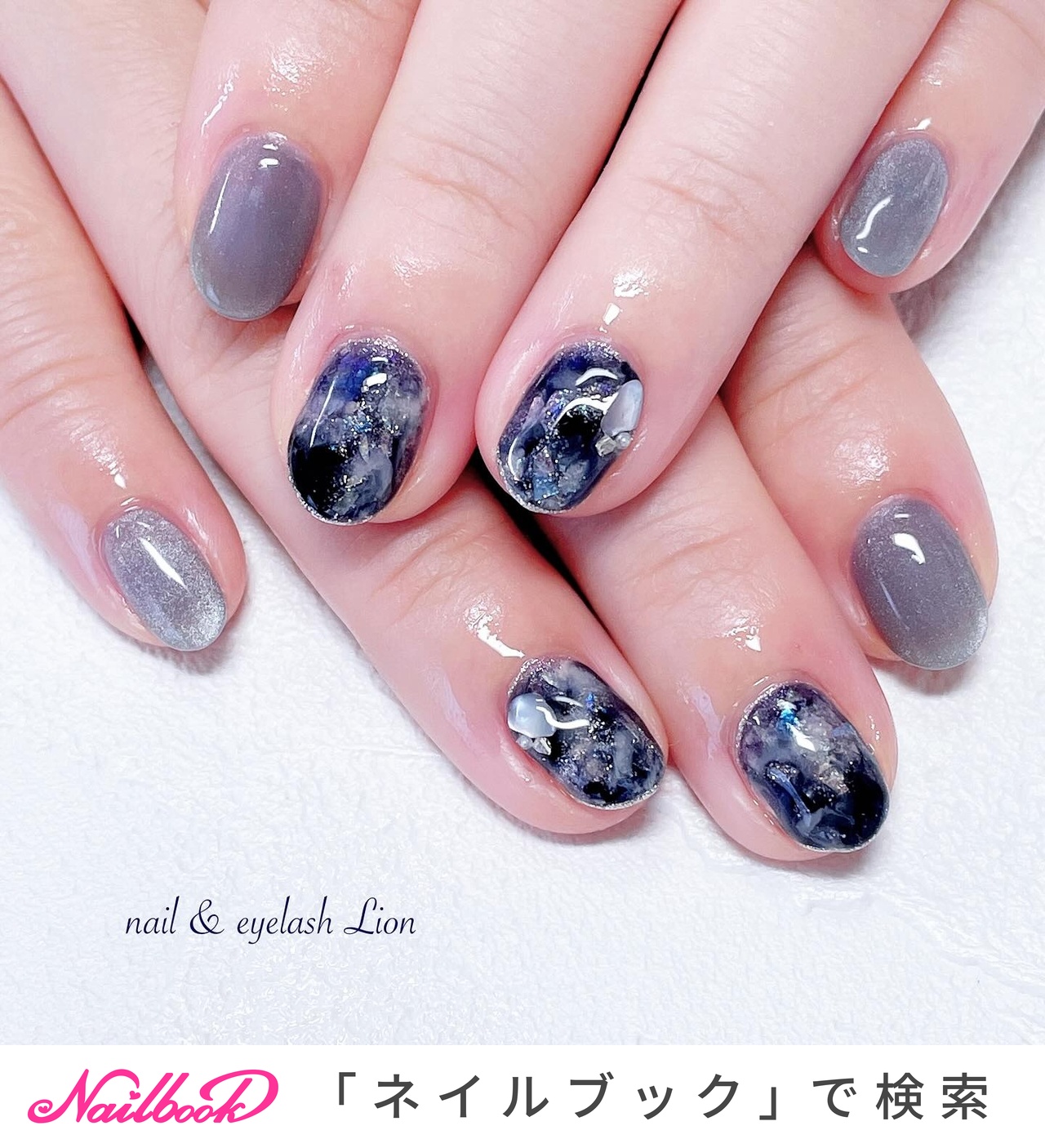 奥行きネイビーニュアンスネイルのネイルデザイン｜ネイルブック