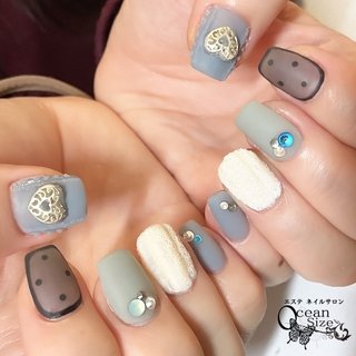 ハートスタッズ💗バレンタイン💗イル　❤ネイルブックよりご予約できます　 #バレンタインネイル #ハートネイル #スタッズネイル #ニットネイル #ボアネイル #もこもこネイル #ブラックネイル #ドットネイル #水色ネイル #大人可愛いネイル #ブルべネイル #マットネイル #スイーツネイル #お客様ネイル
#ネイル #ネイルアート #ジェルネイルデザイン #ネイルデザイン #nailstagram #春 #バレンタイン #パーティー #デート #ハンド #ハート #シュガー #ドット #ニット #マット #ミディアム #スクエア #グリーン #水色 #ブラック #ジェルネイル #お客様 #ネイリスト　宮森貴子 #ネイルブック