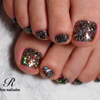 恵比寿NAILSALON『R』 
@linogelplus 
@lino_gel 
見れば見るほど様々なカラーラメがmixされててテンション上がるお足元に☆*:.｡.

#PR
#linogel 
#リノジェル公式ディレクター
・
・
ご自慢のフットケアは私にお任せ下さい☆*:.
角質処理までしっかりメンテナンス！
#恵比寿nailsalonrペディキュア 
・
【フットケアカラージェル コース】180分
（整爪+シュガースクラブ+甘皮処理+足裏&かかと角質処理+膝下マッサージ+ジェル ＋保湿）
・
・
#恵比寿
#ネイルサロンR
#恵比寿ネイルサロンR
#恵比寿ネイル
#nail
#nailsalonr
#プライベートサロン
#nailbook_fan
#角質ケア#角質処理#甘皮処理#足裏ケア#かかとケア#フットネイル#ペディキュア#フットケア#巻き爪ケア#ラメネイル
・
・
恵比寿NAILSALON『R』
JR恵比寿駅西口より徒歩3分
日比谷線恵比寿駅4番出口より徒歩1分
恵比寿西1-10-10プランドール恵比寿ビル201
03(5879)7255
11時〜22時(最終受付19時)
モテ【定休日・月曜日】
・
ご予約は⇒HP reservation、ネイルブック、公式LINEより承っております。
恵比寿NAILSALON『R』公式LINE⇒【＠dqm1247u】
・
JNEC検定1級、 JNAジェル検定上級
幼稚園教諭から転身したネイリスト
恵比寿開業18年
マンツーマンのあなただけのゆったりした空間をお楽しみ下さい☆*:.｡.
・
■初回施術料金20%オフ
■初回他店オフ無料
■毎月変わるお得な定額マンスリーキャンペーン実施中 #オールシーズン #リゾート #パーティー #女子会 #フット #ラメ #ワンカラー #大人 #キラキラ #スクエアオフ #ブラック #カラフル #ビビッド #ペディキュア #お客様 #ebisu_nailsalon_r #ネイルブック