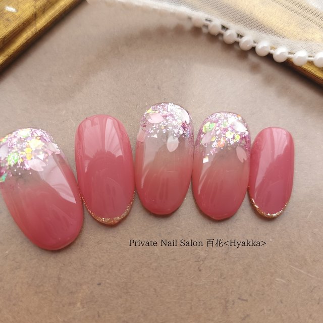 2025最新】大人可愛さNo.1！王道ピンクの桜ネイル|人気ネイルデザイン9選