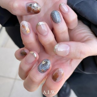 ☆A-205☆大きなビジューのベージュのマグネットネイル ジェルネイル  